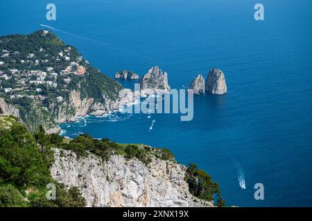 Blick auf die Insel Capri, den Golf von Neapel, Kampanien, Italien, Europa Stockfoto