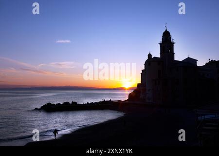 Camogli, ein Fischerdorf und Touristenort auf der Westseite der Halbinsel Portofino, Camogli, Ligurien, Italien, Europa Stockfoto