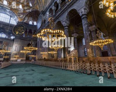 Das Innere der Hagia Sophia Moschee, UNESCO-Weltkulturerbe, Istanbul, Türkei, Europa Stockfoto