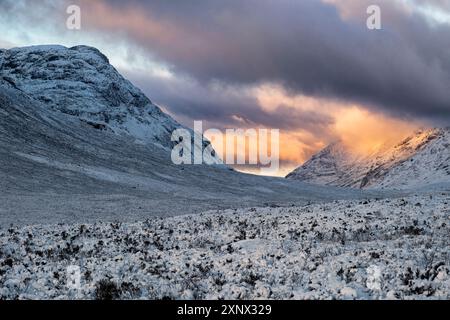 Sonnenuntergang über Glen Etive im Winter, Rannoch Moor, Scottish Highlands, Schottland, Vereinigtes Königreich, Europa Stockfoto