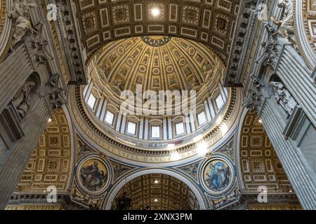 Architektonische Details der Decke des Petersdoms im Vatikan, der päpstlichen Enklave in Rom, UNESCO, Rom, Latium, Italien Stockfoto