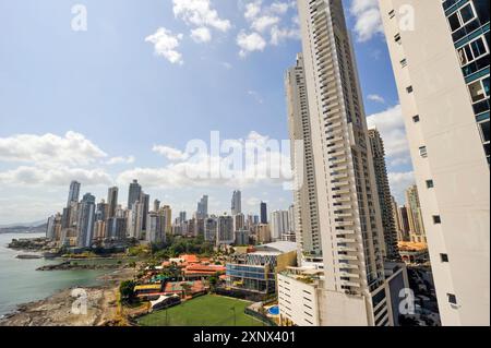 Blick auf die Gegend von Paitilla vom Trump Ocean Club International Hotel und Tower Panama, Punta Pacifica und Panama City Stockfoto