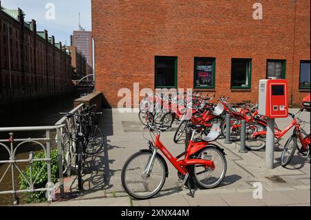 Fahrradverleih-Station (Stadtrad) in der Speicherstadt, HafenCity, Hamburg, Deutschland, Europa Stockfoto