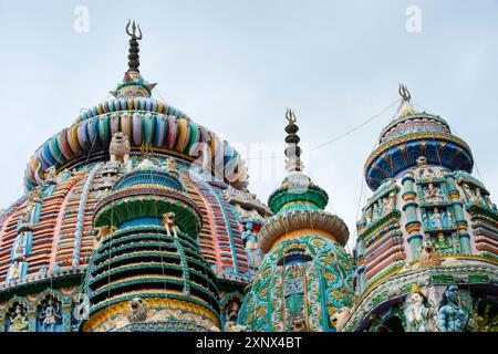 Der farbenfrohe Dewri Mandir Tempel aus dem 14. Jahrhundert, der Durga, der hinduistischen Muttergöttin, Ranchi, Jharkhand, Indien, Asien gewidmet Stockfoto