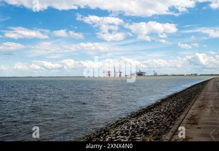 Krane am EUROGATE Containerterminal, JadeWeserPort, Jade-Weser-Port, Wilhelmshaven, Niedersachsen, Deutschland Stockfoto