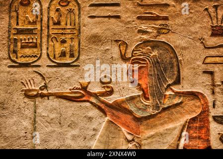 Relief des Pharao, Grab von Ramses III, KV11, Tal der Könige, altes Theben, UNESCO-Weltkulturerbe, Luxor, Ägypten, Nordafrika, Afrika Stockfoto