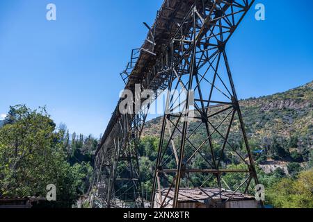 Alte Eisenbahnbrücke in der Nähe der Cauquenes Thermalquellen im Zentrum von Chile, Südamerika Copyright: MichaelxRunkel 1184-12503 Stockfoto