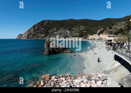 Blick auf den Strand von Monterosso al Mare, einer Stadt an der Cinque Terre, UNESCO-Weltkulturerbe, Ligurien, Italien, Europa Copyright: FotoJourneys 1231 Stockfoto