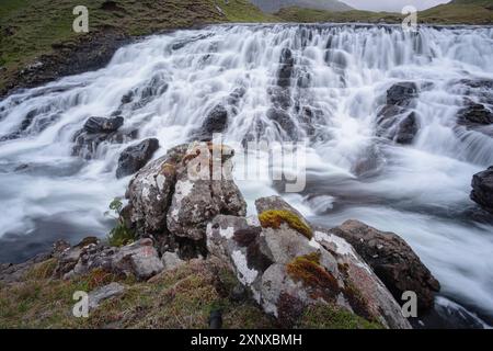 Wasserfall Reipsafossur auf der Insel Vagar, Färöer, Dänemark, Nordatlantik, Europa Copyright: FrancescoxFanti 1336-1182 Stockfoto