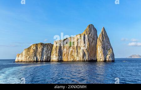 Kicker Rock, eine vulkanische Formation in der Nähe der Insel San Cristobal, ein beliebter Ort zum Schnorcheln, Galapagos Islands, UNESCO-Weltkulturerbe, ECU Stockfoto