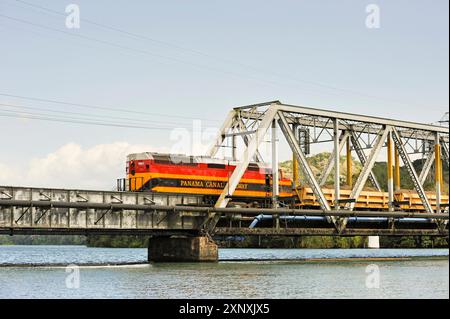 Panamakanalbahn über den Chagres River, Republik Panama, Zentralamerika Copyright: GOUPIxCHRISTIAN 1382-249 Stockfoto