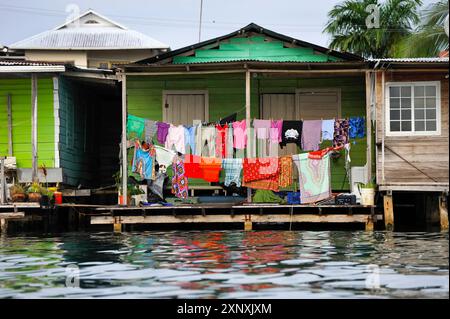 Holzhäuser auf Stelzen der Stadt Bocas del Toro, Colon Island, Bocas del Toro Archipel, Republik Panama, Zentralamerika Copyright: GOUPIxCHRISTI Stockfoto