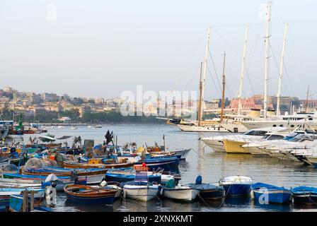 Hafen von Mergellina, Bezirk Chiaia, Neapel, Region Kampanien, Italien, Europa Copyright: GOUPIxCHRISTIAN 1382-357 Stockfoto