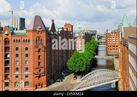 Blick aus der Vogelperspektive über den Kanal St. Annenfleet et Hollandischbrookfleet in der Speicherstadt, HafenCity, Hamburg, Deutschland, Europa C Stockfoto