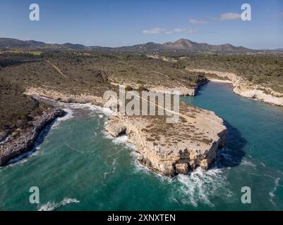 Cala Virgili, Cala pilota y Cala Magraner con muntanya Grossa al fondo, Manacor, Mallorca, Balearen, Spanien Stockfoto