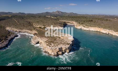 Cala Virgili, Cala pilota y Cala Magraner con muntanya Grossa al fondo, Manacor, Mallorca, Balearen, Spanien Stockfoto