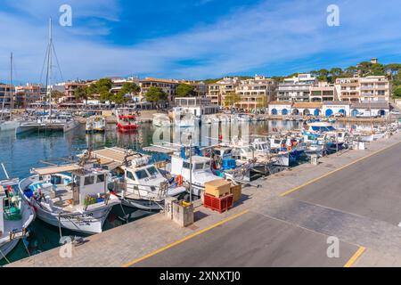 Blick auf die Boote im Hafen von Cala Rajada, Mallorca, Balearen, Spanien, Mittelmeer, Europa Copyright: FrankxFell 844-34563 Stockfoto