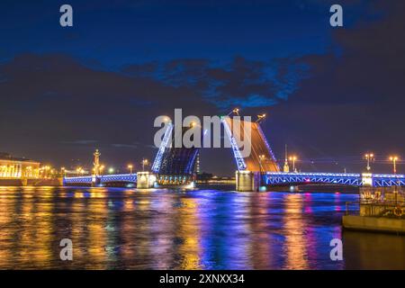 Sankt Petersburg Russland, Nacht der Skyline der Stadt an der Palace Bridge Stockfoto