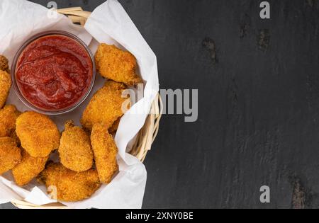 Huhn Nuggets als detaillierte Nahaufnahme (selektiver Fokus) Stockfoto