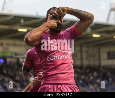 Warrington, Großbritannien. August 2024. Tyrone May von Hull KR feiert seinen Versuch während des Spiels Warrington Wolves gegen Hull KR in der Betfred Super League Runde 20 im Halliwell Jones Stadium, Warrington, Großbritannien, 2. August 2024 (Foto: Alfie Cosgrove/News Images) in Warrington, Großbritannien, am 2. August 2024. (Foto: Alfie Cosgrove/News Images/SIPA USA) Credit: SIPA USA/Alamy Live News Stockfoto