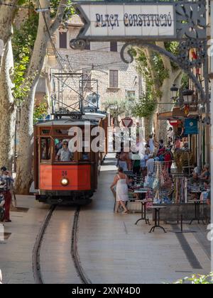 Historische hölzerne Straßenbahn in Port de Soller, Mallorca, Balearen, Spanien Stockfoto