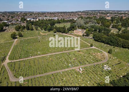 Luftaufnahme des West London Crematoriums, St. Mary's Catholic Cemetery, London, Großbritannien. Stockfoto