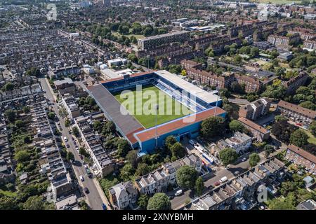 Luftaufnahme des MATRADE Loftus Road Stadions, Heimstadion der QPR, London, Großbritannien. Stockfoto