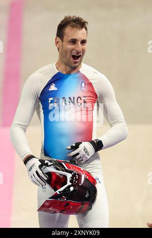 PARIS, FRANKREICH. August 2024. Goldmedaillengewinner Joris Daudet vom Team France feiert nach dem Herrenfinale am siebten Tag der Olympischen Spiele 2024 in Paris im BMX-Stadion Saint-Quentin-en-Yvelines in Paris. Quelle: Craig Mercer/Alamy Live News Stockfoto