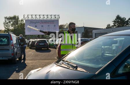 Autokino am Flughafen Essen/Mühlheim Motorfilme, temporäre Filmvorführung, im WDL-Luftschiffshangar, Veranstaltung gemäß Kontakt Stockfoto