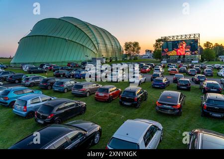 Autokino am Flughafen Essen/Mühlheim Motorfilme, temporäre Filmvorführung, im WDL-Luftschiffshangar, Veranstaltung gemäß Kontakt Stockfoto