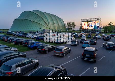 Autokino am Flughafen Essen/Mühlheim Motorfilme, temporäre Filmvorführung, im WDL-Luftschiffshangar, Veranstaltung gemäß Kontakt Stockfoto