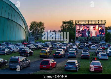 Autokino am Flughafen Essen/Mühlheim Motorfilme, temporäre Filmvorführung, im WDL-Luftschiffshangar, Veranstaltung gemäß Kontakt Stockfoto