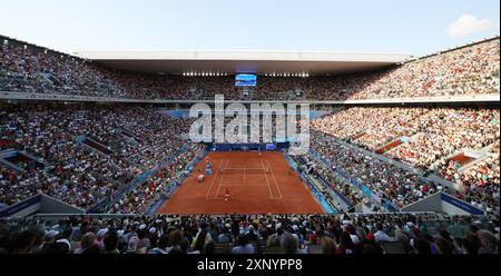 Paris, Frankreich. August 2024. Die Zuschauer sehen die Tennis-Events bei den Olympischen Spielen 2024 in Paris, Frankreich, am 2. August 2024. Quelle: Lai Xiangdong/Xinhua/Alamy Live News Stockfoto