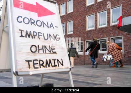 Corona-Impfstelle, Impfpraxis, Impfung ohne Termin, am Hauptbahnhof Duisburg, Nordrhein-Westfalen Stockfoto