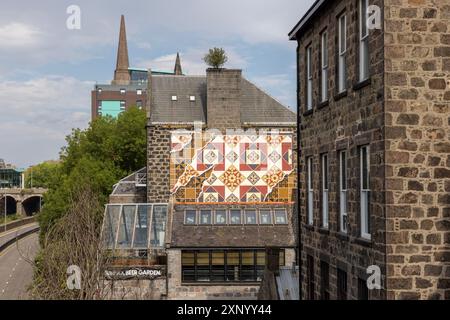 Aberdeen in Schottland ist eines der beliebtesten Streetart-Reiseziele der Welt und bekannt für seine großformatigen Wandmalereien im Stadtzentrum. Stockfoto