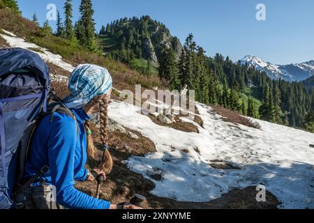 WA24968-00....WASHINGTON - Wanderer auf dem Pacific Crest National Scenic Trail am Cady Pass, Henery M Jackson Wilderness. Stockfoto