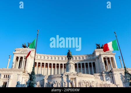 Victor Emmanuel II (Vittoriano oder Altare della Patria), ein großes Nationaldenkmal zwischen Piazza Venezia und Kapitolshügel Stockfoto