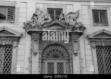 Der Palazzo della Consulta, ein spätbarocker Palast, in dem sich das italienische Verfassungsgericht befindet Stockfoto