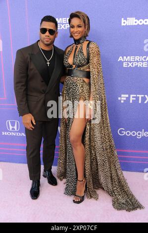 Russell Wilson und Ciara bei den Billboard Women in Music 2022, die am 3. März 2022 im YouTube Theater in Los Angeles stattfanden Stockfoto