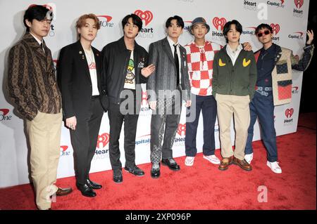 V, Suga, Jin, Jungkook, RM, Jimin und J-Hope von BTS beim Jingle Ball 2021 von KIIS FM 102,7, der am 3. Dezember 2021 im Forum in Inglewood, USA, stattfand Stockfoto