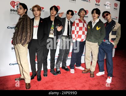 V, Suga, Jin, Jungkook, RM, Jimin und J-Hope von BTS beim Jingle Ball 2021 von KIIS FM 102,7, der am 3. Dezember 2021 im Forum in Inglewood, USA, stattfand Stockfoto