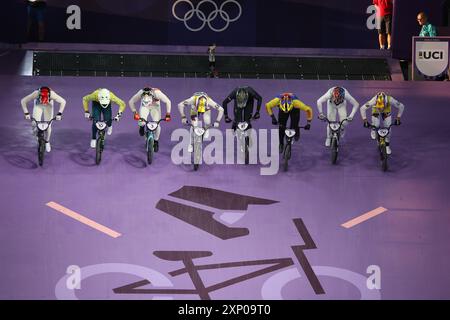PARIS, FRANKREICH. August 2024. Die Action aus dem Halbfinale der Männer findet am siebten Tag der Olympischen Spiele 2024 in Paris im BMX-Stadion Saint-Quentin-en-Yvelines in Paris statt. Quelle: Craig Mercer/Alamy Live News Stockfoto