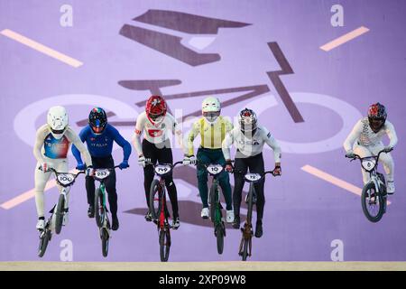 PARIS, FRANKREICH. August 2024. Die Action aus dem Halbfinale der Männer findet am siebten Tag der Olympischen Spiele 2024 in Paris im BMX-Stadion Saint-Quentin-en-Yvelines in Paris statt. Quelle: Craig Mercer/Alamy Live News Stockfoto