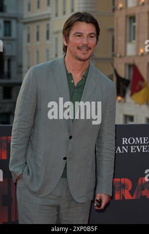 Rom, Italien. August 2024. Josh Hartnett nimmt am Fächerevent des Roten Teppichs von Rom für den Film „Trap“ im Cinema Barberini Terrace Teil. Quelle: SOPA Images Limited/Alamy Live News Stockfoto