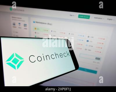 Stuttgart, 29.03.2022: Smartphone mit Logo des japanischen Kryptowährungsunternehmens Coincheck Inc. Auf dem Bildschirm vor der Business-Website. Fokus Stockfoto