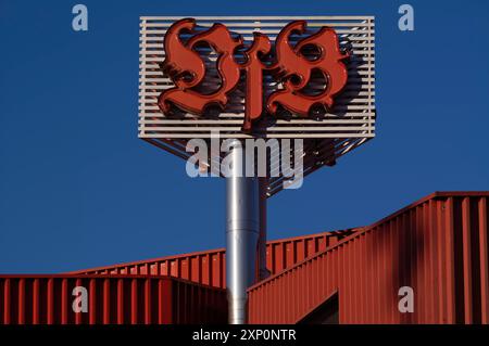 VfB Stuttgart, Büro, Clubhaus, Logo, Wappen, Stuttgart, Baden-Württemberg, Deutschland Stockfoto