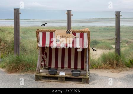 Hundebar an der Strandpromenade in Wittduen, Amrum, Nordseeinsel, Nordfriesland, Schleswig-Holstein, Deutschland Stockfoto