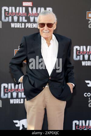 Stan Lee bei der Weltpremiere von „Captain America: Civil war“, die am 12. April 2016 im Dolby Theater in Hollywood, USA, stattfand. Stockfoto