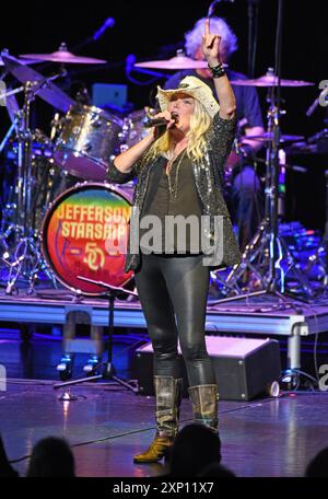 Sc. August 2024. Jefferson Starship, Cathy Richardson auf der Bühne für Dave Masons Traffic Jam in Concert mit Jefferson Starship, Peace Concert Hall, Greenville, SC, 02. August, 2024. Quelle: Derek Storm/Everett Collection/Alamy Live News Stockfoto