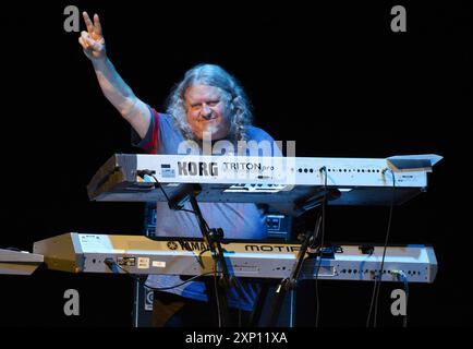 Sc. August 2024. Jefferson Starship, Chris Smith auf der Bühne für Dave Masons Traffic Jam in Concert mit Jefferson Starship, Peace Concert Hall, Greenville, SC, 02. August, 2024. Quelle: Derek Storm/Everett Collection/Alamy Live News Stockfoto